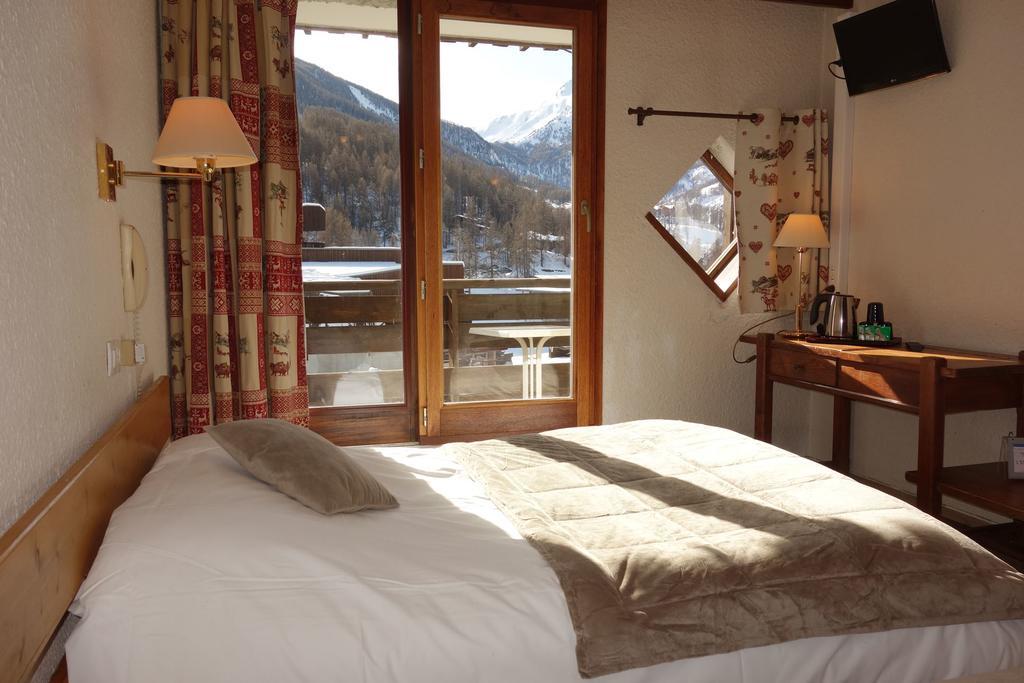 Hotel L'Escale Blanche Les Orres Pokoj fotografie